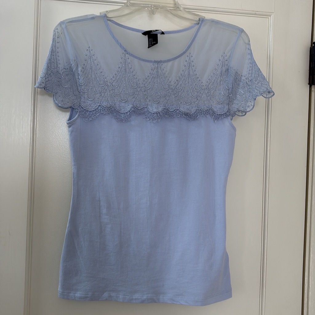Pretty Powder Blue Fitted Top, Size Small